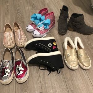 ADORABLE barely used SET OF 6 -size 3 shoes!